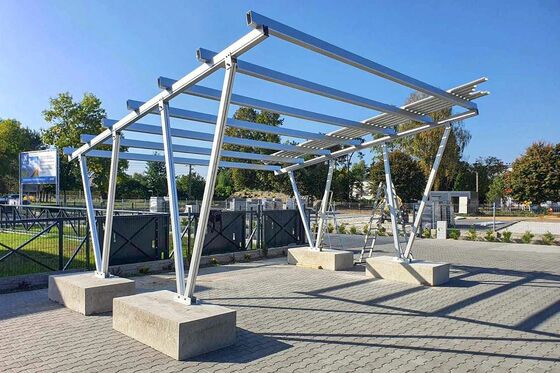 Modułowy system montażu BIPV - Stalowy wspornik 115mm z prefabrykowaną ramą do wiaty solarnej na dachu